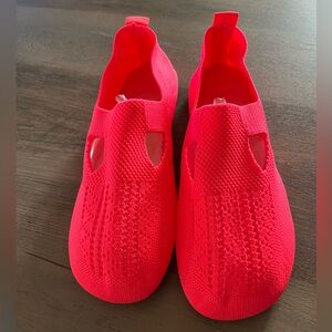 Women’s Solid Color Breathable Woven Slip On Lightweight Flat Shoes - 38 & 40